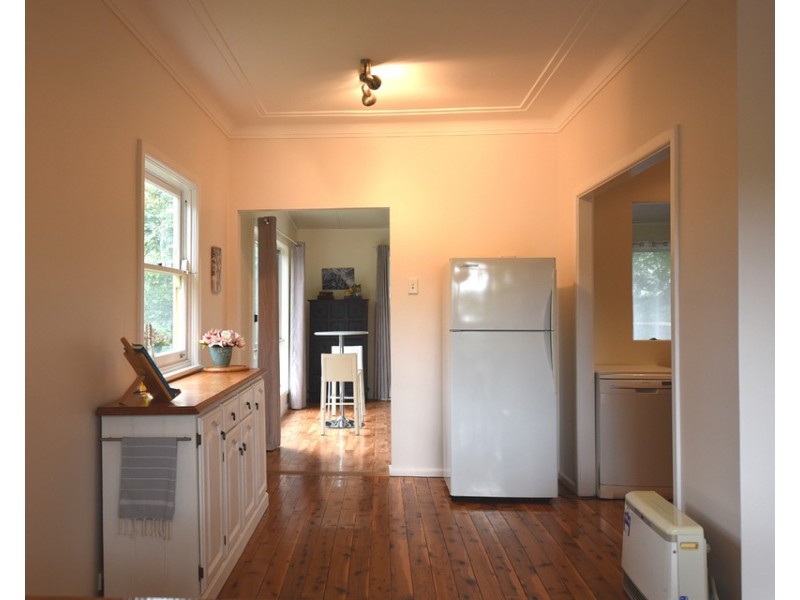 2 Lakeview Parade, Warriewood NSW 2102