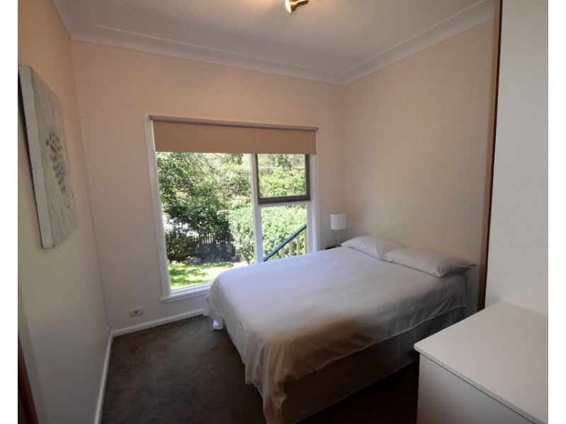 2 Lakeview Parade, Warriewood NSW 2102