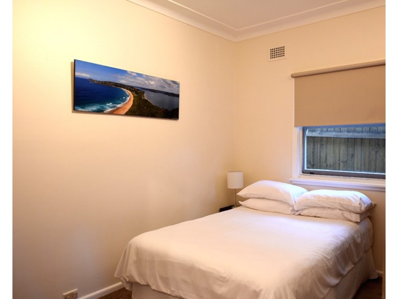 2 Lakeview Parade, Warriewood NSW 2102