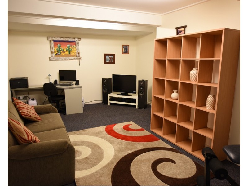 2 Lakeview Parade, Warriewood NSW 2102