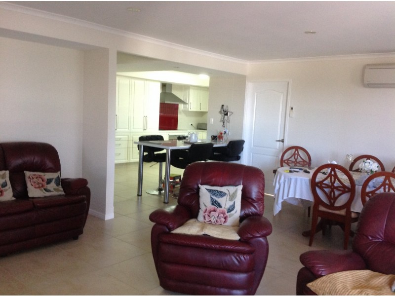 4 Martins Court, Qunaba QLD 4670