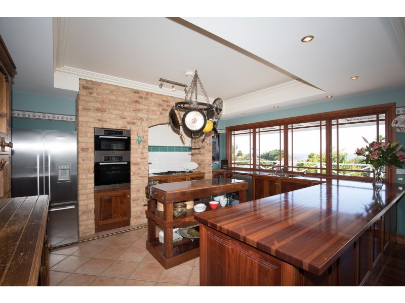 3 Koornalla Crescent, Mount Eliza VIC 3930