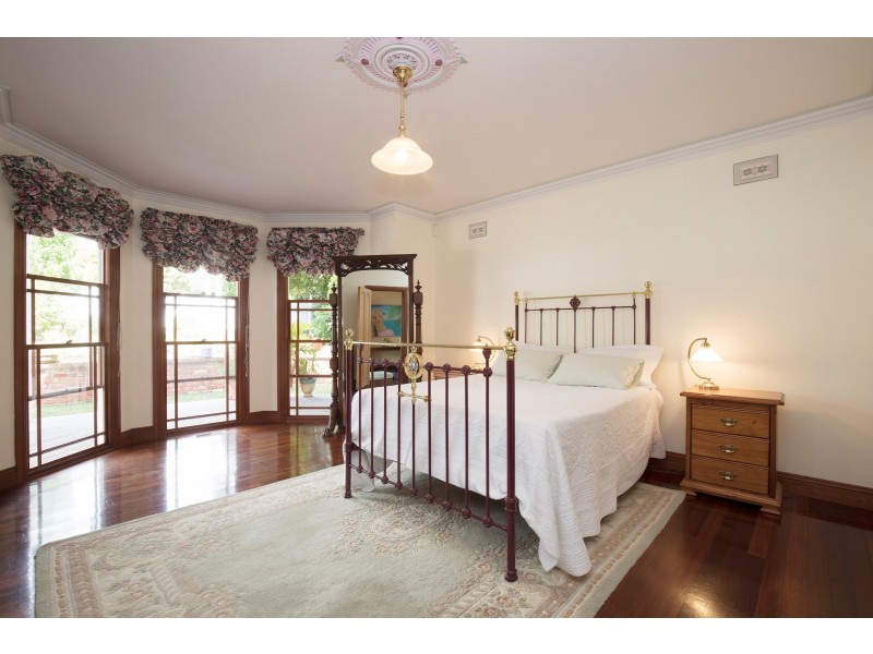 3 Koornalla Crescent, Mount Eliza VIC 3930