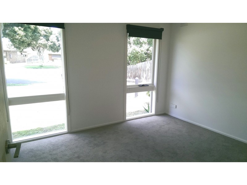 15 Burke Court, Cranbourne North VIC 3977