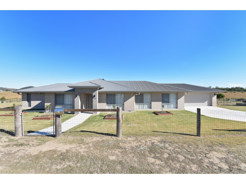 2 Regent Court, Regency Downs QLD 4341