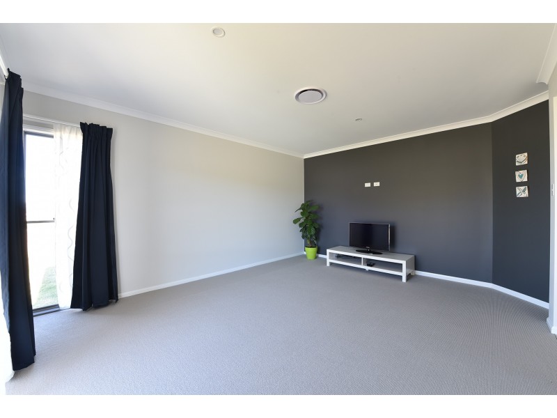 2 Regent Court, Regency Downs QLD 4341