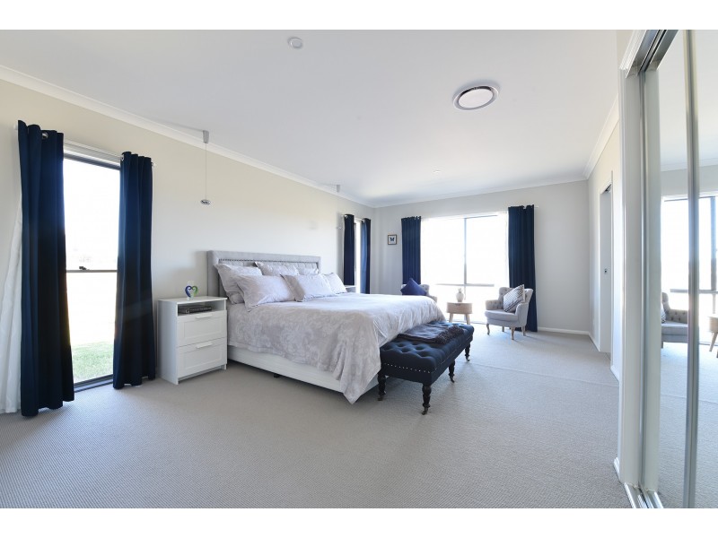 2 Regent Court, Regency Downs QLD 4341