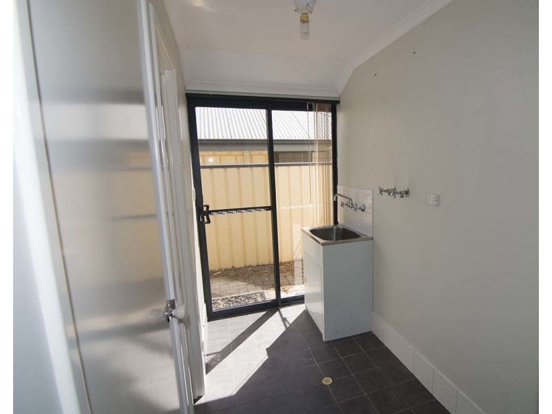 5 Columbus Street, Dudley Park WA 6210