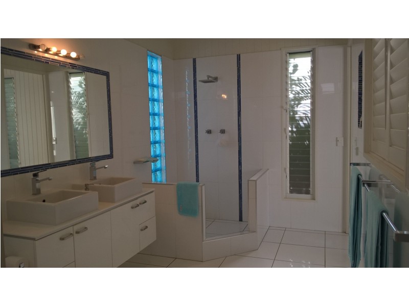 74 The Esplanade, Karragarra Island QLD 4184