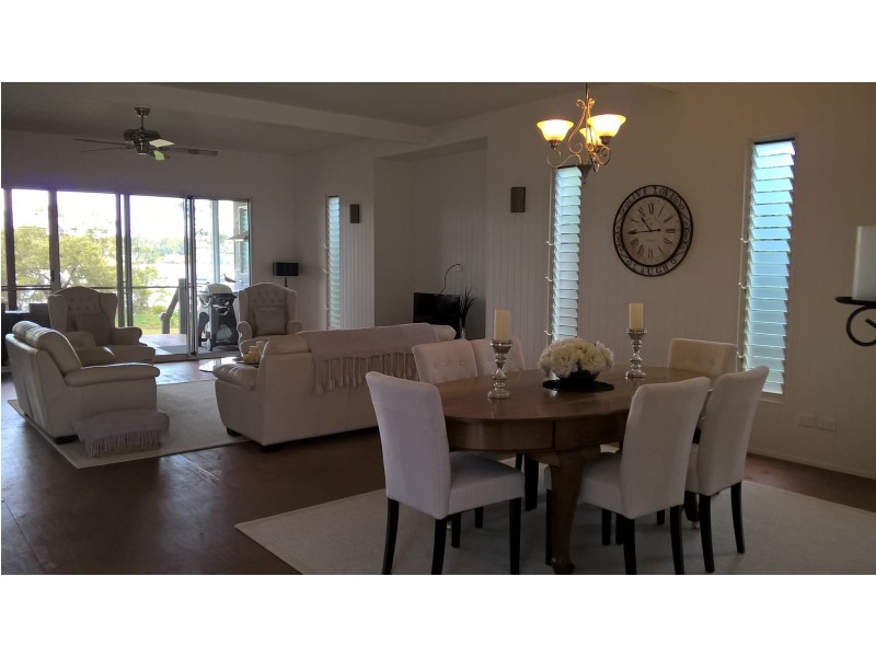 74 The Esplanade, Karragarra Island QLD 4184