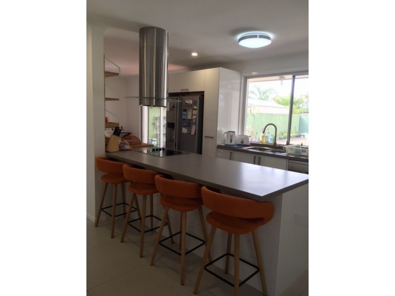 131 Hooker Boulevard, Broadbeach Waters QLD 4218