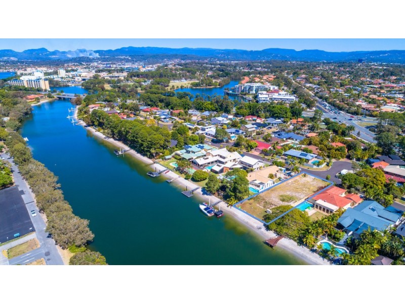 28 Lancelin Drive, Mermaid Waters QLD 4218