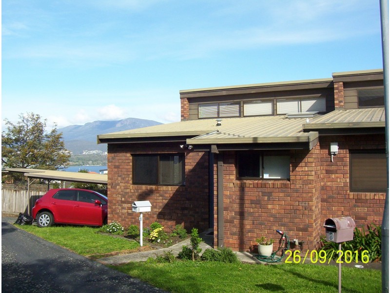 8/84 Malunna Road, Lindisfarne TAS 7015