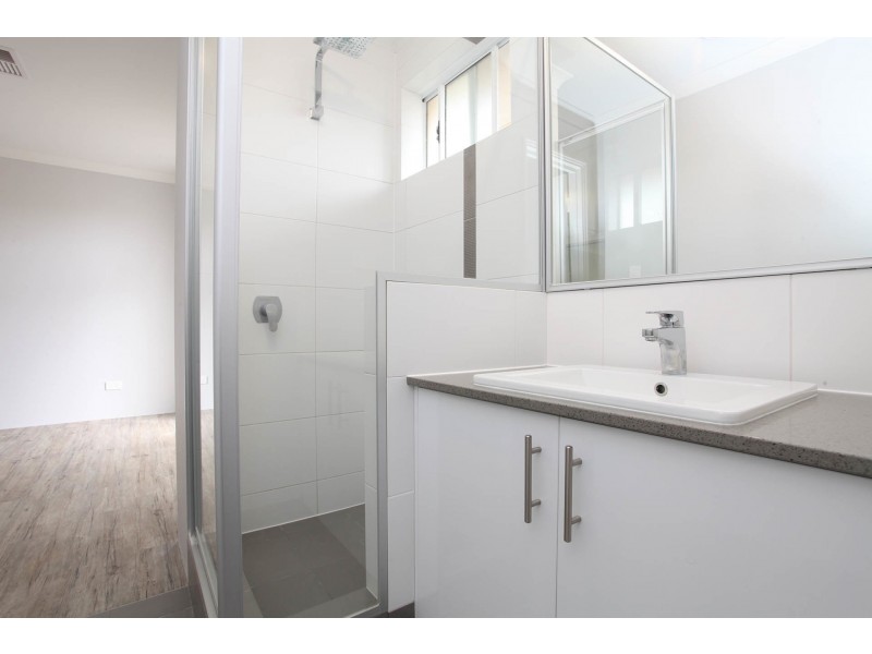 1/3 Willeroo Chase, Carramar WA 6031