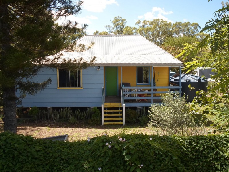 56 Queen Street, Gayndah QLD 4625