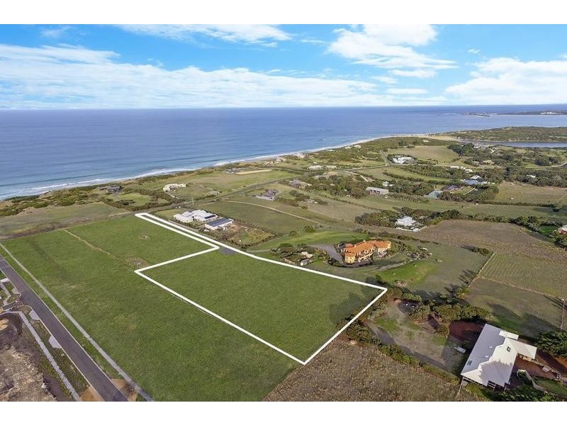 24 Logans Beach Road, Warrnambool VIC 3280