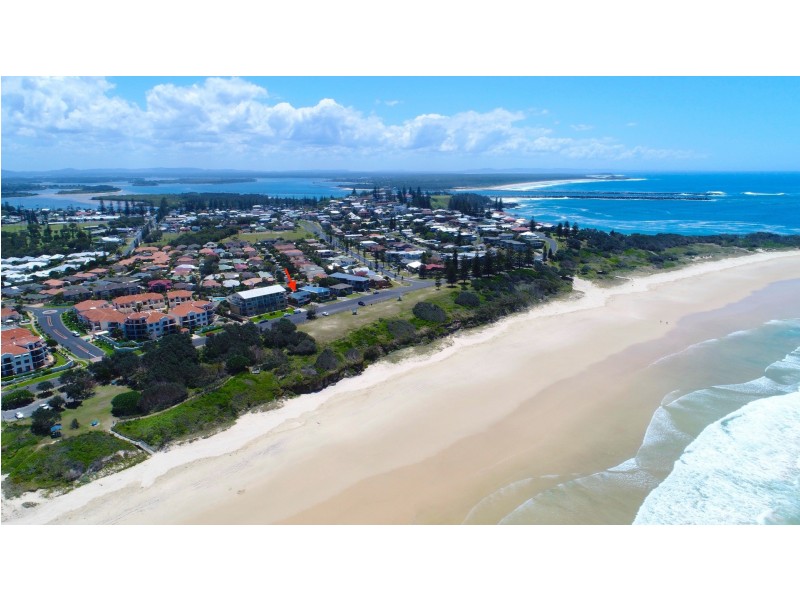 15 Pacific Parade, Yamba NSW 2464