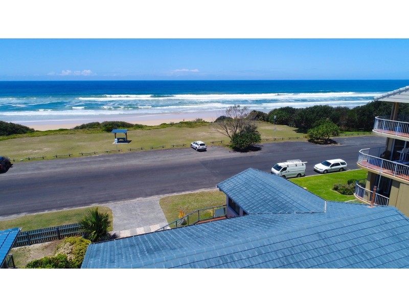 15 Pacific Parade, Yamba NSW 2464