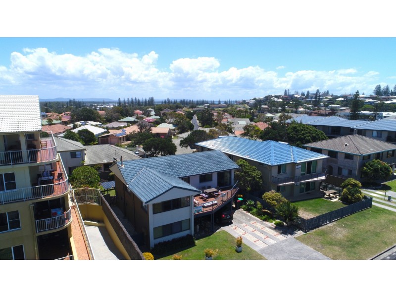 15 Pacific Parade, Yamba NSW 2464
