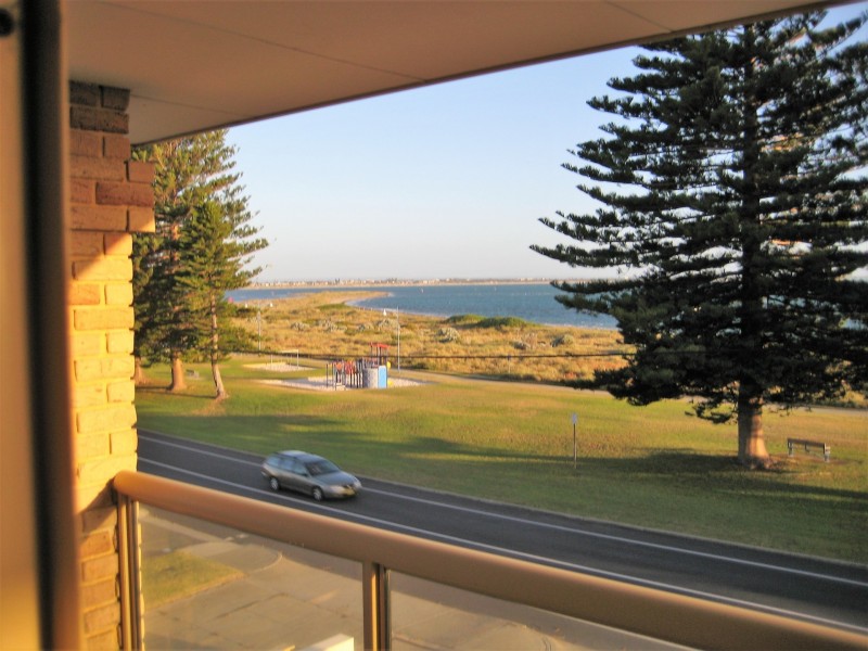 200 Arcadia Drive, Shoalwater WA 6169