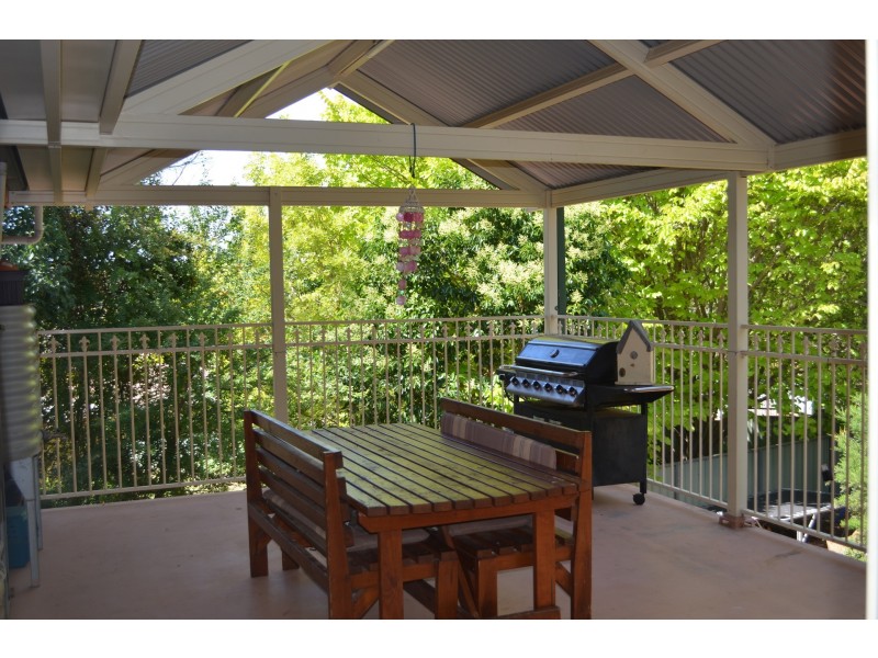 2 Valerie Place, Orange NSW 2800