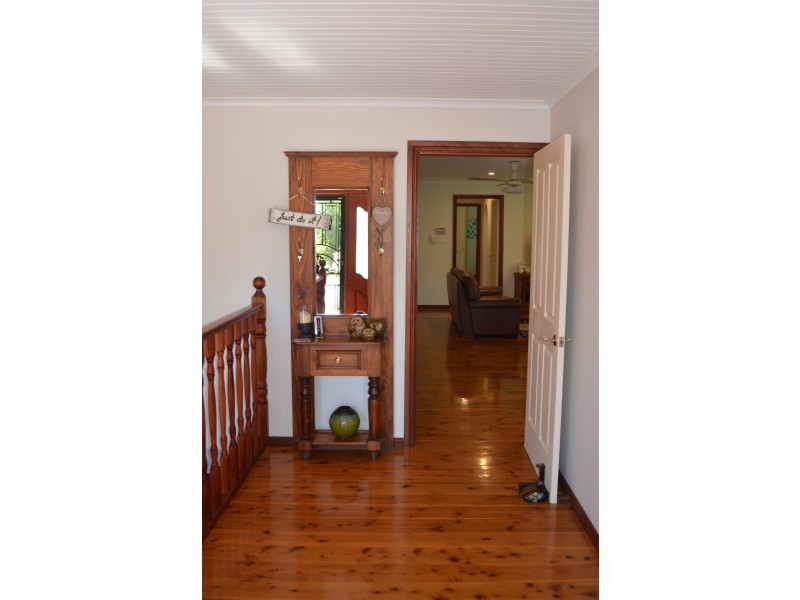 2 Valerie Place, Orange NSW 2800
