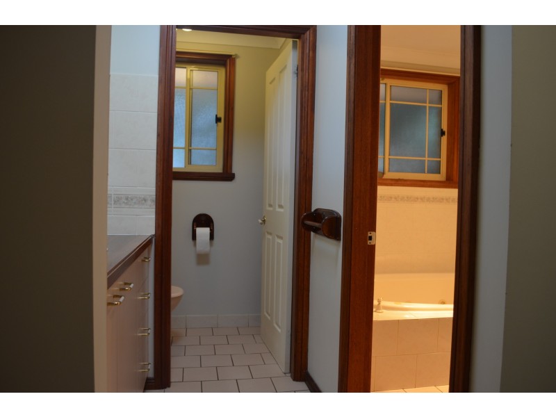 2 Valerie Place, Orange NSW 2800