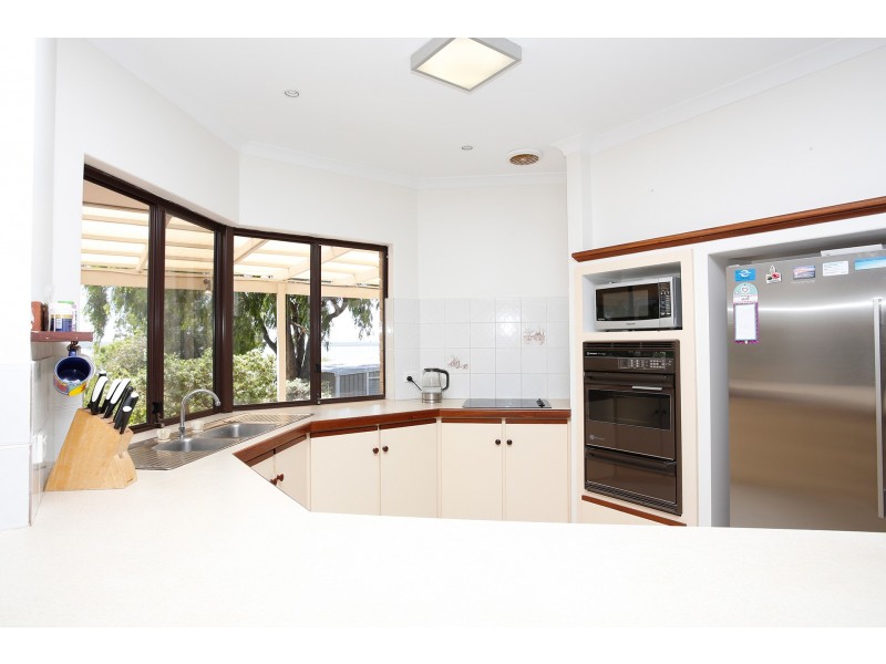20 Pioneer Court, Bouvard WA 6211