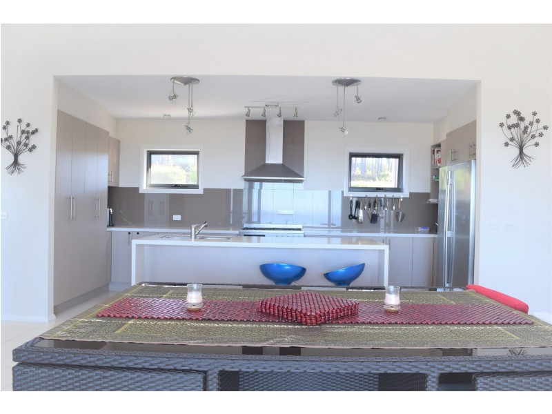 4 Curlew Close, Mirador NSW 2548