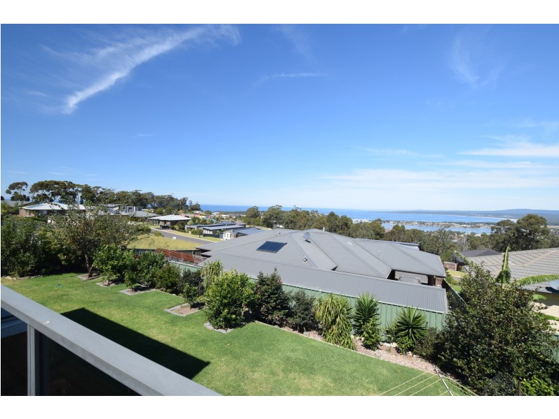 4 Curlew Close, Mirador NSW 2548