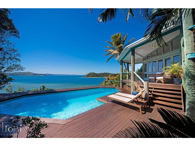 19 Warrain Street, Shute Harbour QLD 4802