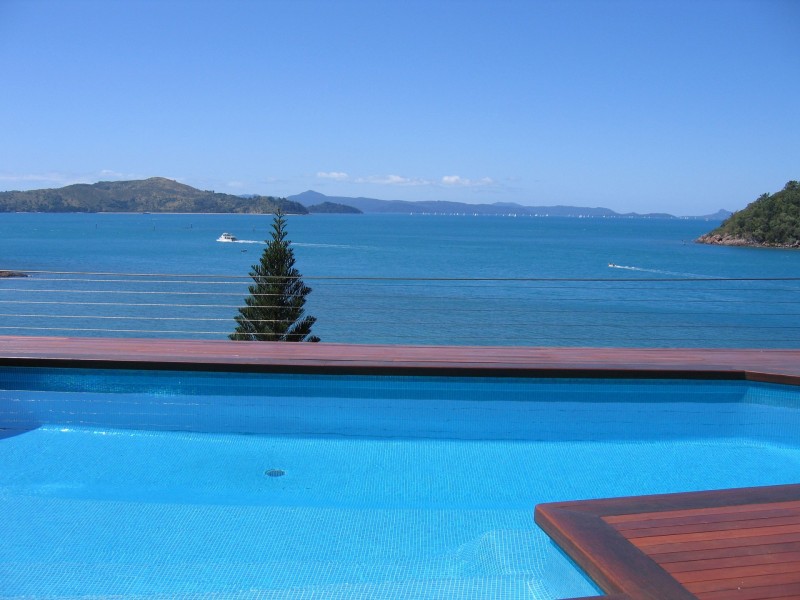 19 Warrain Street, Shute Harbour QLD 4802