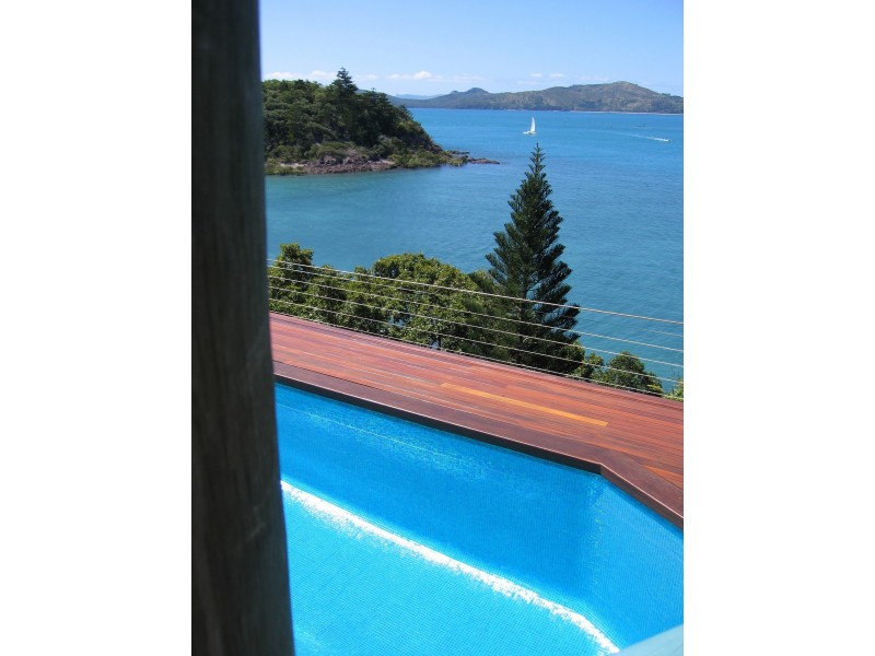 19 Warrain Street, Shute Harbour QLD 4802
