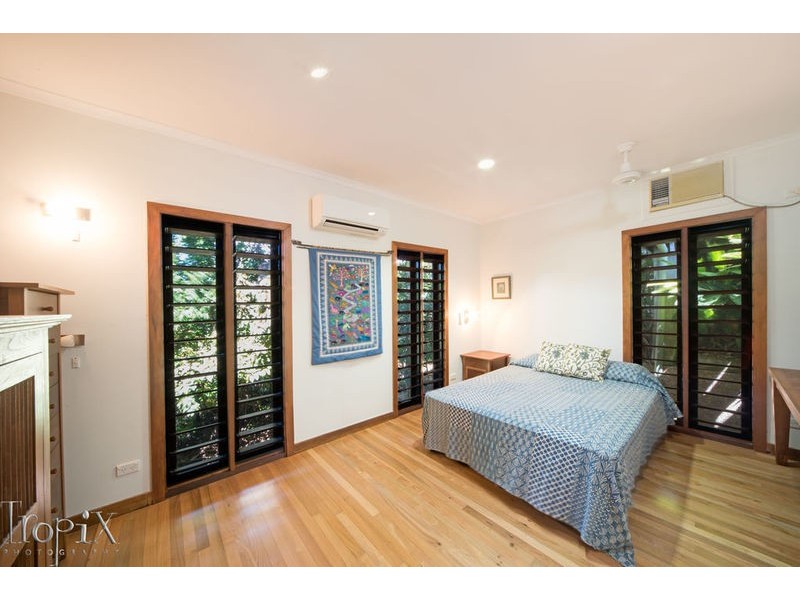 19 Warrain Street, Shute Harbour QLD 4802