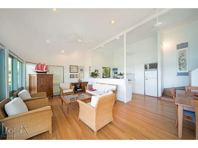 19 Warrain Street, Shute Harbour QLD 4802