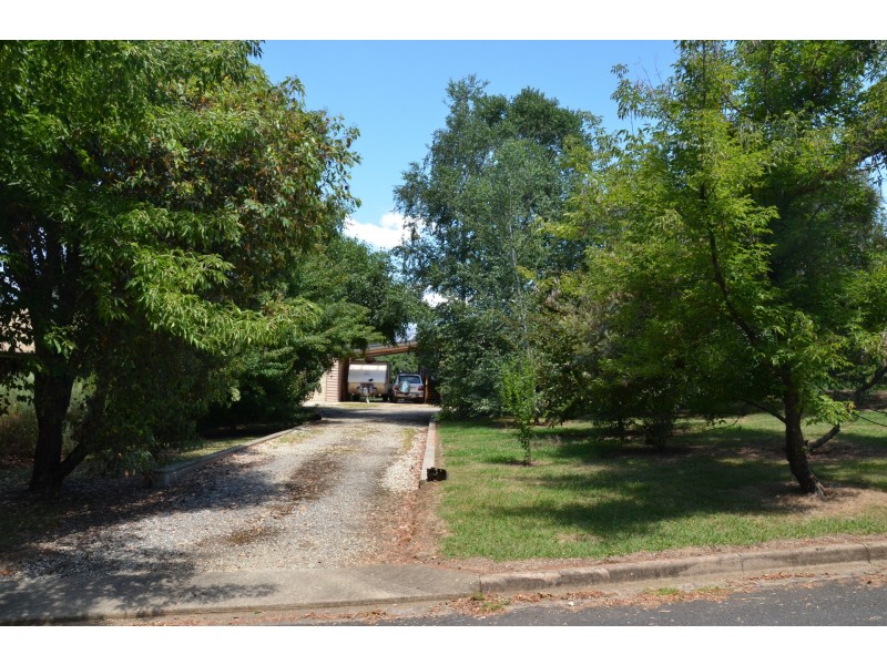 3 Cuthbert Street, Tawonga VIC 3697