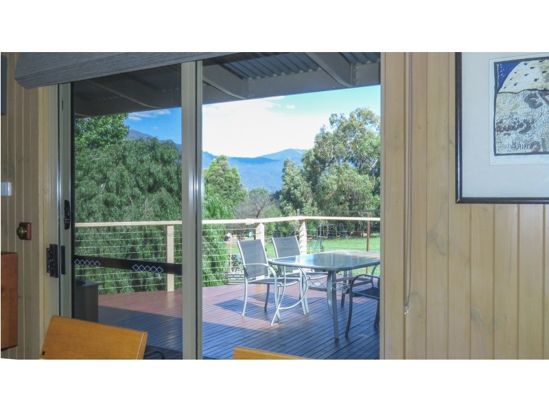 3 Cuthbert Street, Tawonga VIC 3697