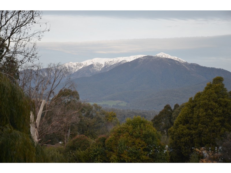 3 Cuthbert Street, Tawonga VIC 3697