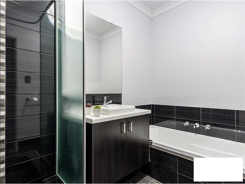 385 Banrock Drive, Ellenbrook WA 6069