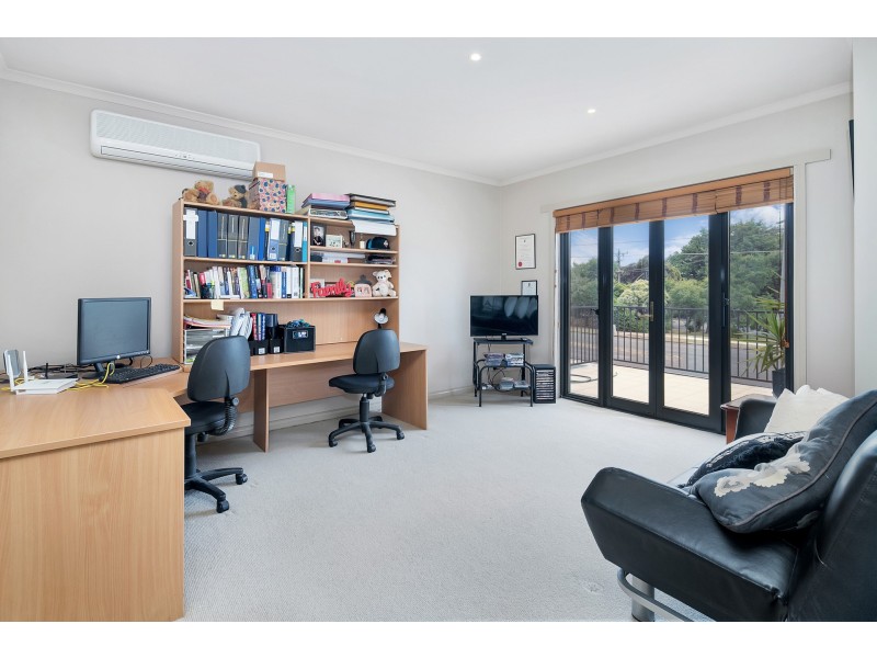 122A Burnbank Street, Lake Wendouree VIC 3350