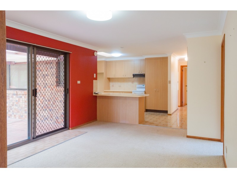 11 Scarborough Way, Dunbogan NSW 2443