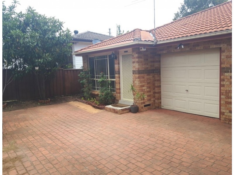 2/440 Blaxcell Street, Guildford NSW 2161