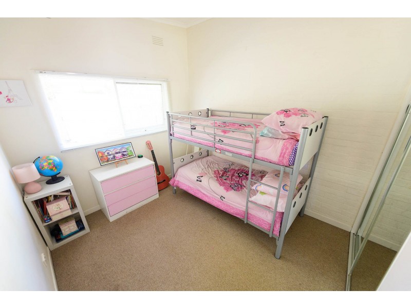 7 Clarence Avenue, Kennington VIC 3550