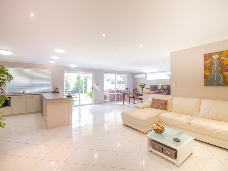 42 Twilight Mews, Aubin Grove WA 6164