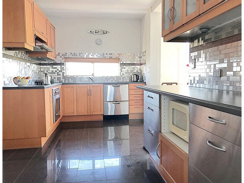 16 Kings Park Avenue, Crawley WA 6009