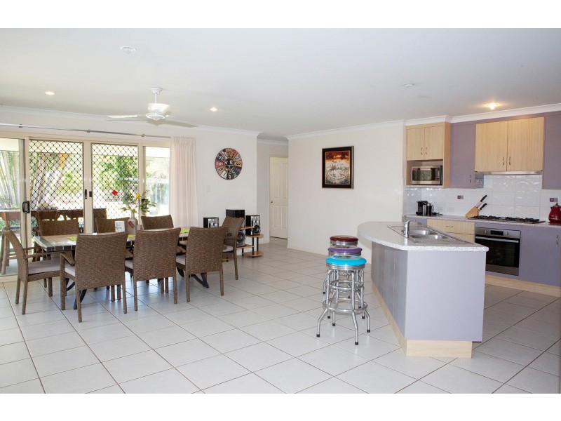 3 Belluna Cres, Gooburrum QLD 4670