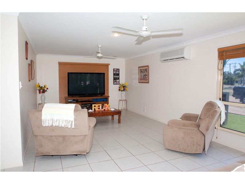 3 Belluna Cres, Gooburrum QLD 4670