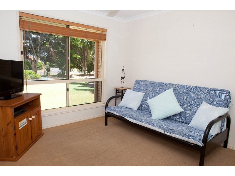 3 Belluna Cres, Gooburrum QLD 4670