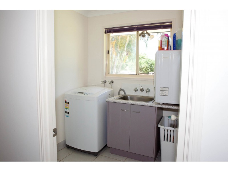 3 Belluna Cres, Gooburrum QLD 4670