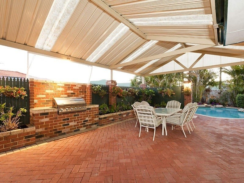 40 The Broadwater, Ballajura WA 6066